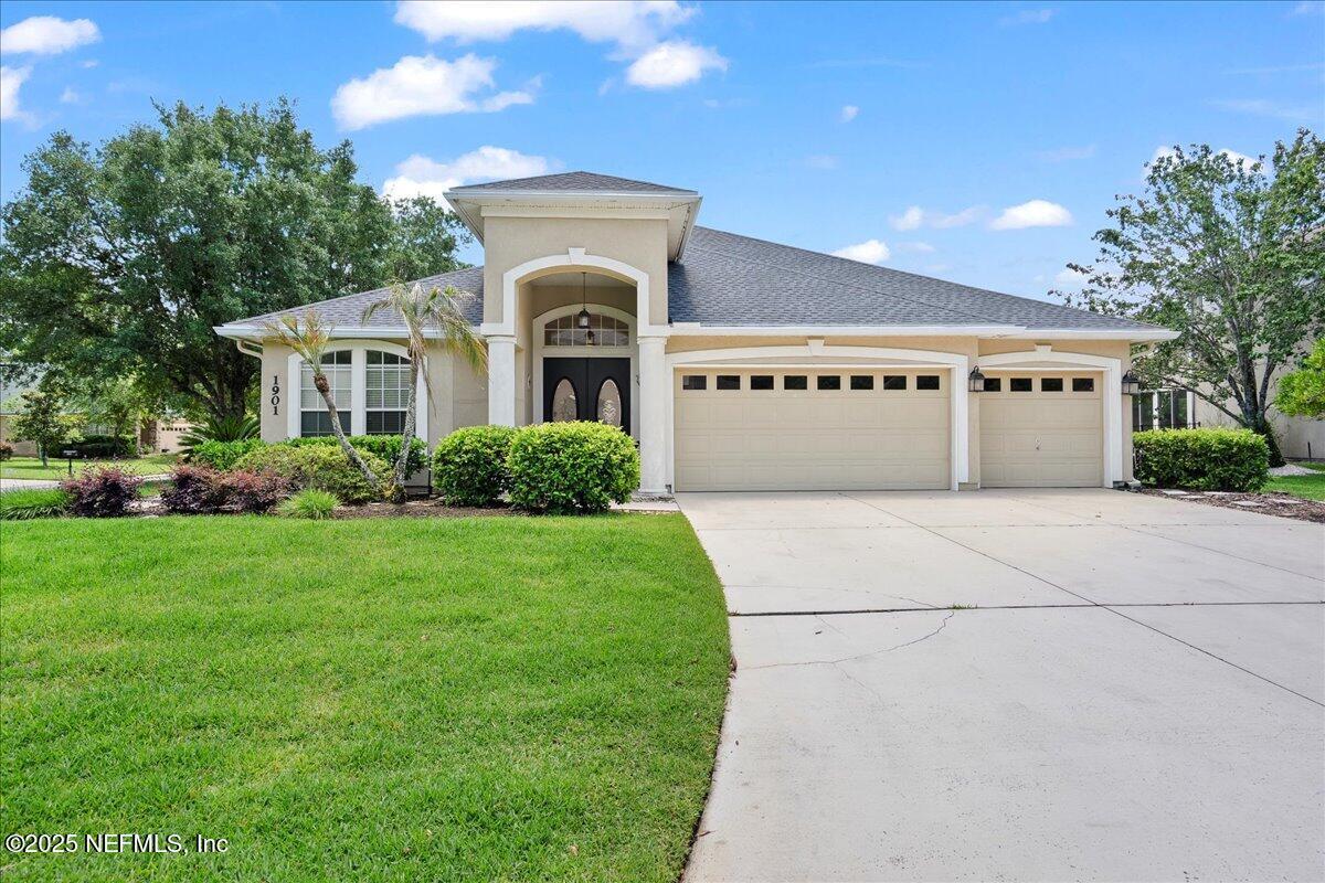 Property Photo:  1901 White Dogwood Lane  FL 32003 