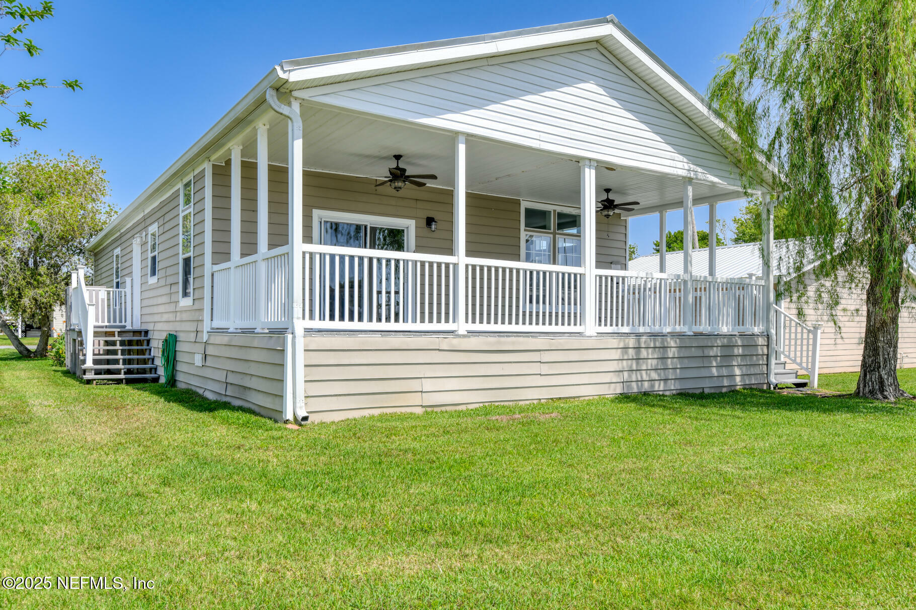Property Photo: 156 Moonlite Drive FL 32193