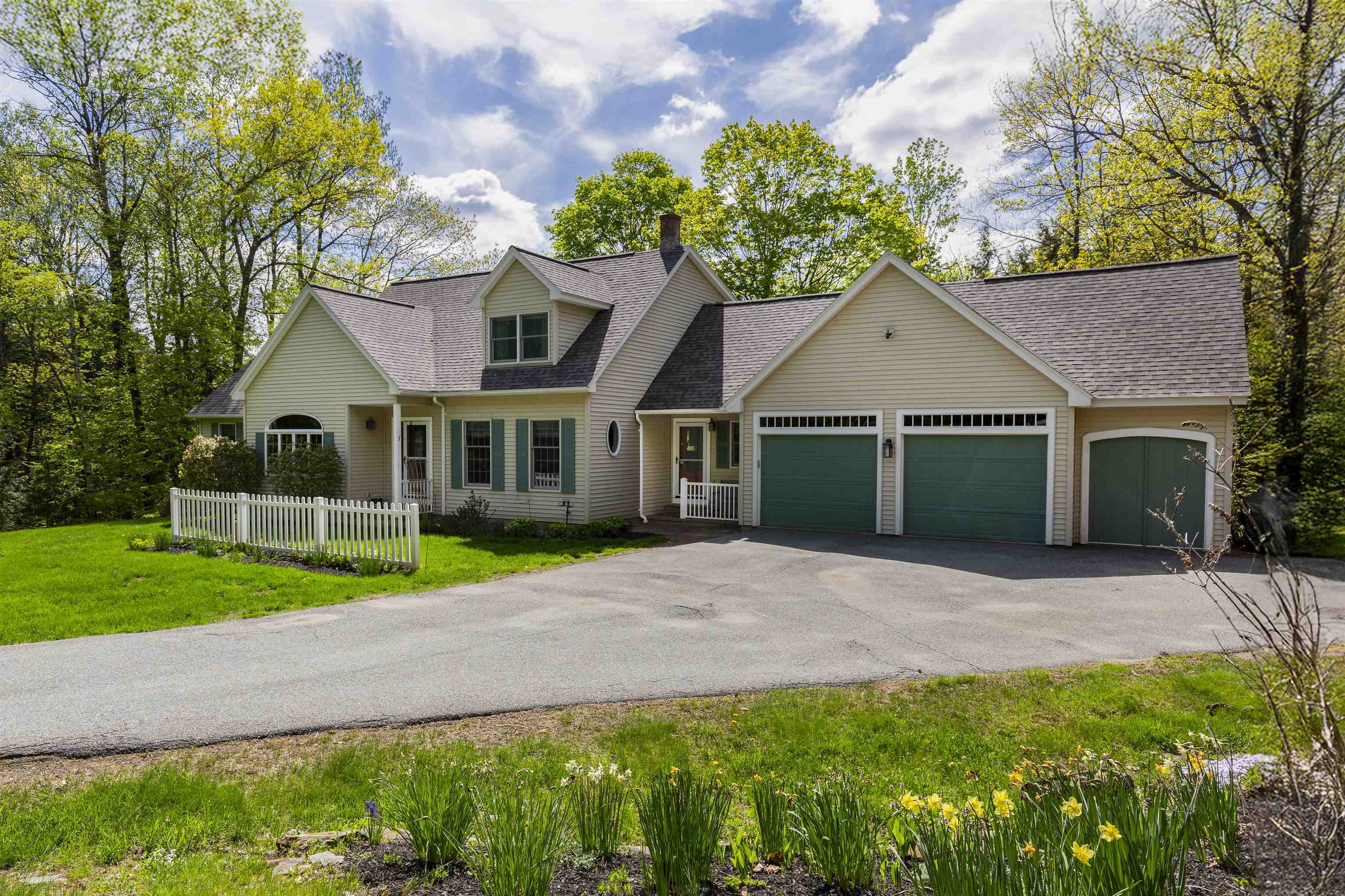 Property Photo: 31 Rolling Ridge Road NH 03766