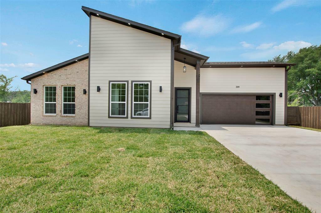 Property Photo: 209 Pearl Harbor Street TX 75143