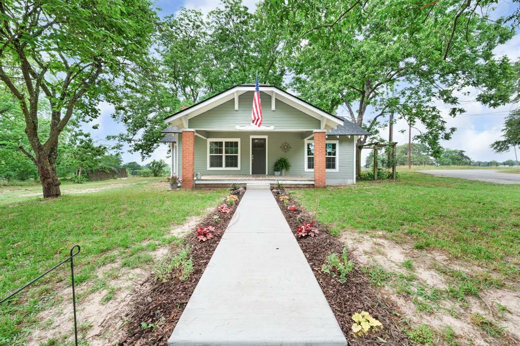 Property Photo: 913 Church Street TX 75494