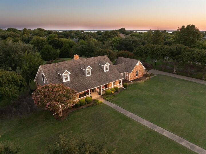 Property Photo: 308 Drew Lane TX 75032