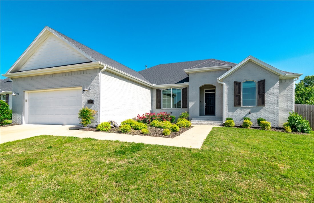 Property Photo: 4734 W Townbridge Drive AR 72704