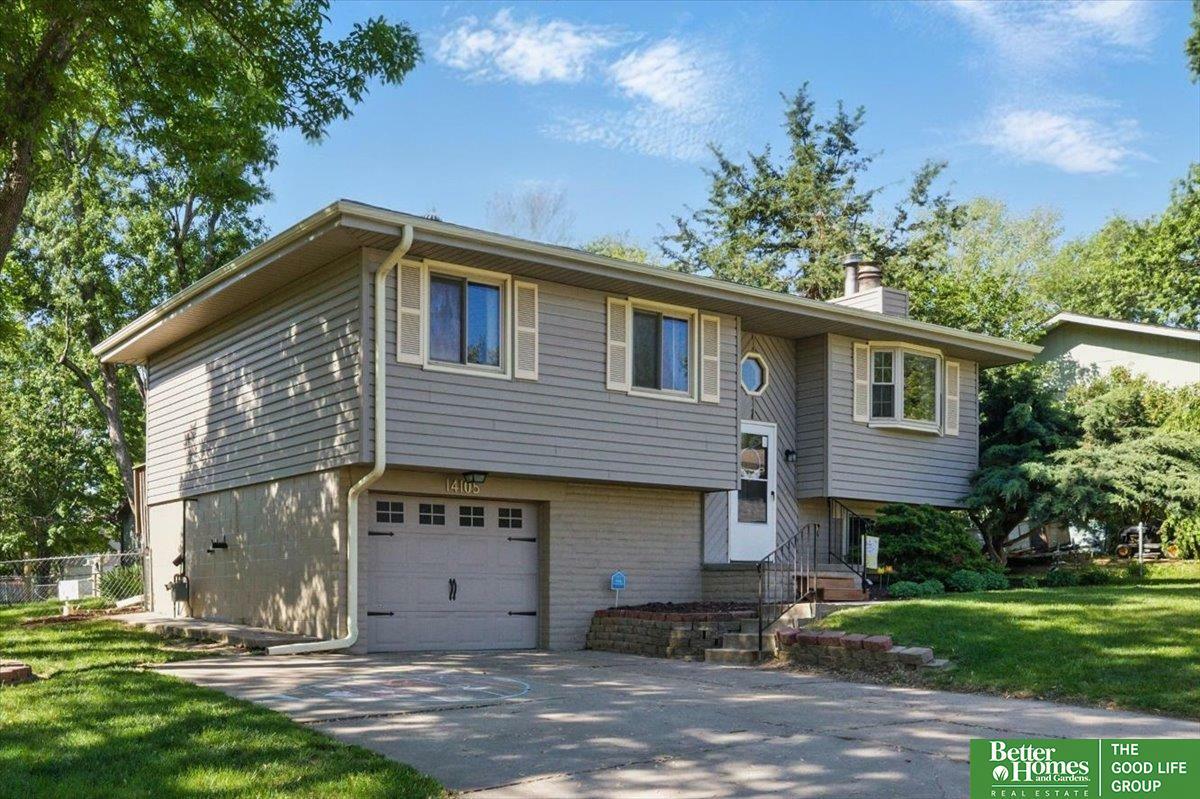 Property Photo: 14105 Jennifer Road NE 68138