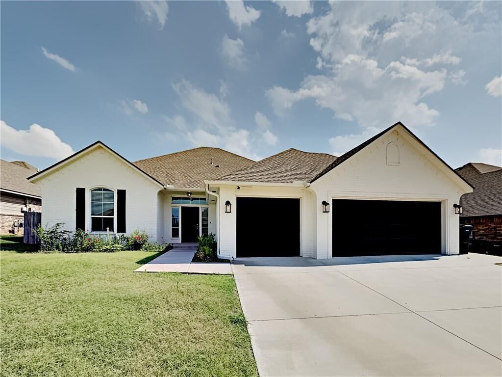 Property Photo: 8312 NW 160th Court OK 73013