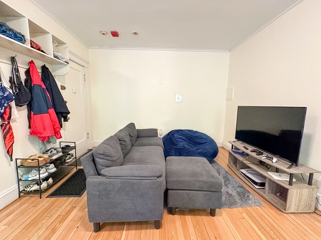 Property Photo:  854 Massachusetts Ave 3  MA 02139 