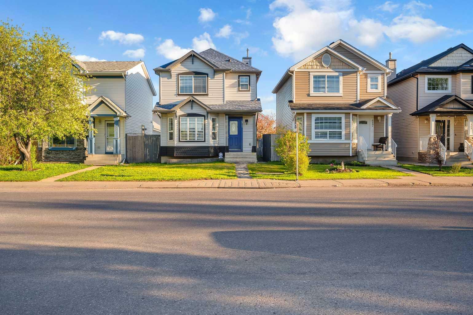 Property Photo: 421 Taradale Drive NE AB T3J 3X2