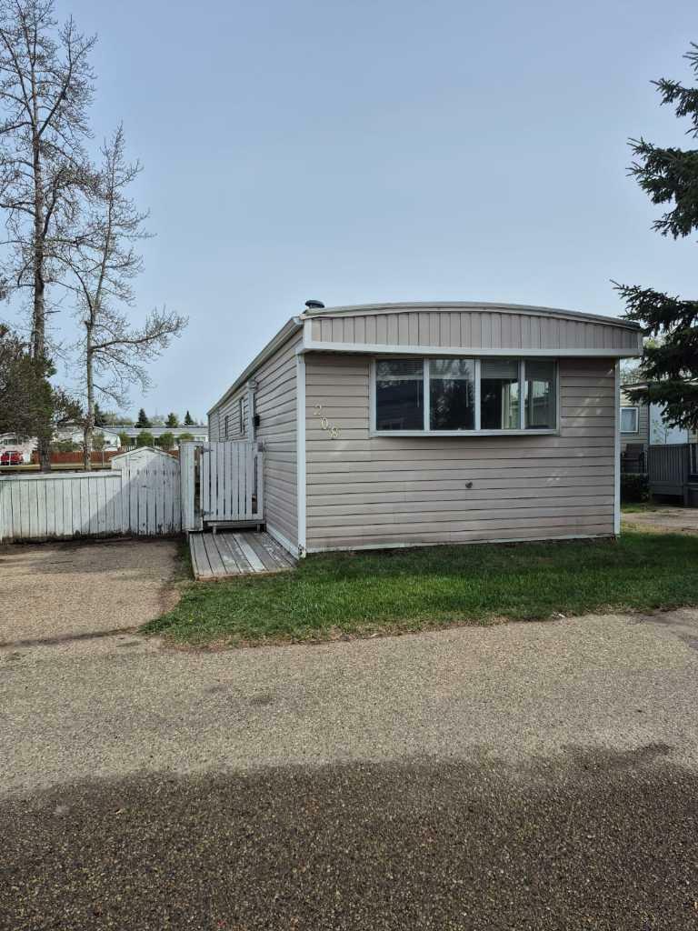 Property Photo: 6834 59 Avenue 208 AB T4P 1C9