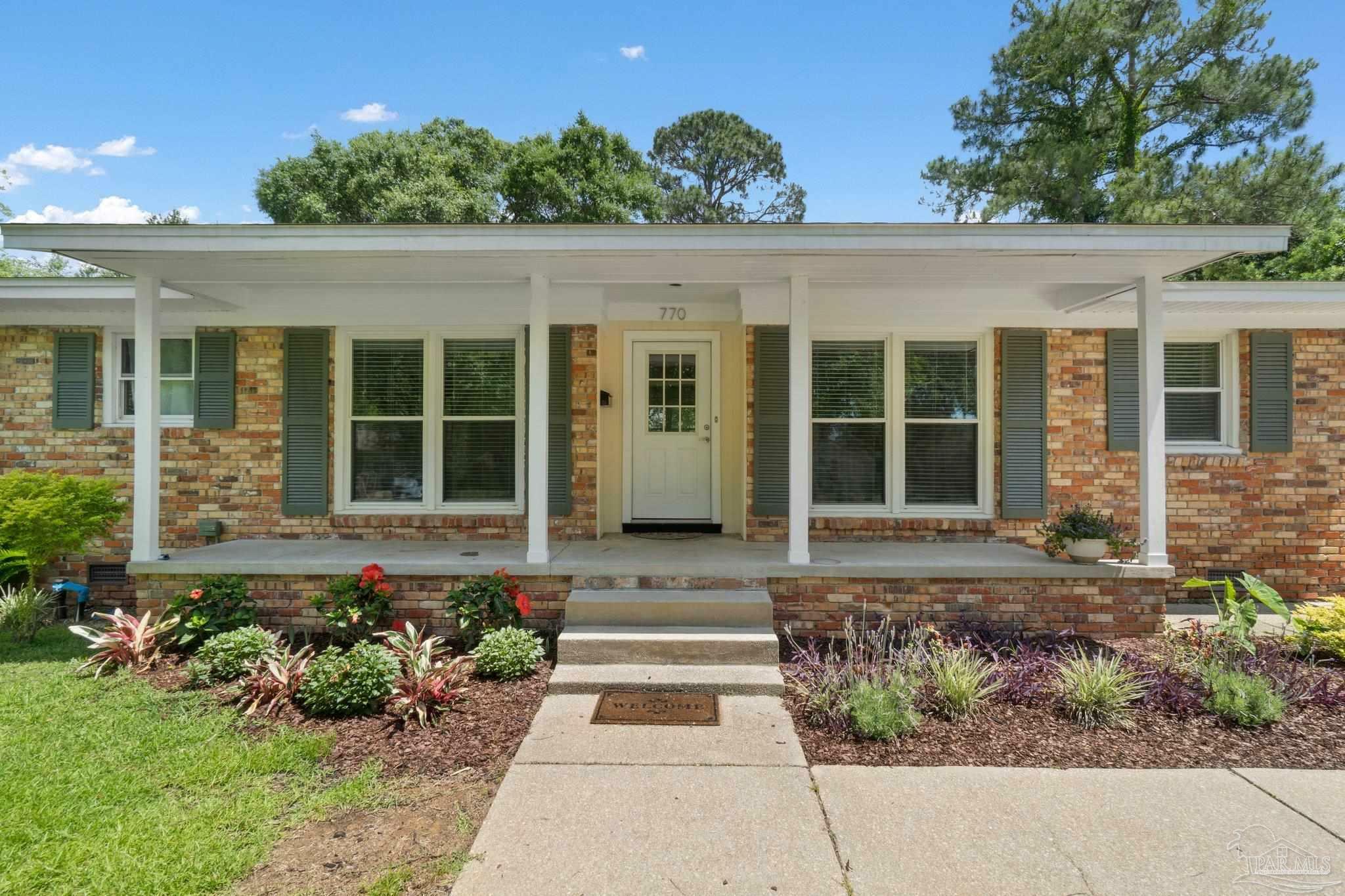 Property Photo: 770 Connell Dr FL 32503