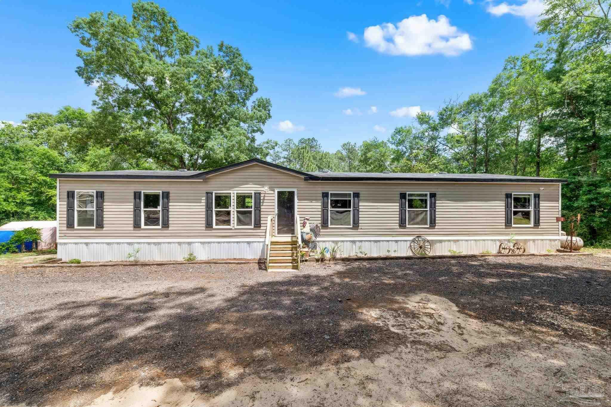 Property Photo: 2142 Pleasant Grove Rd FL 32570