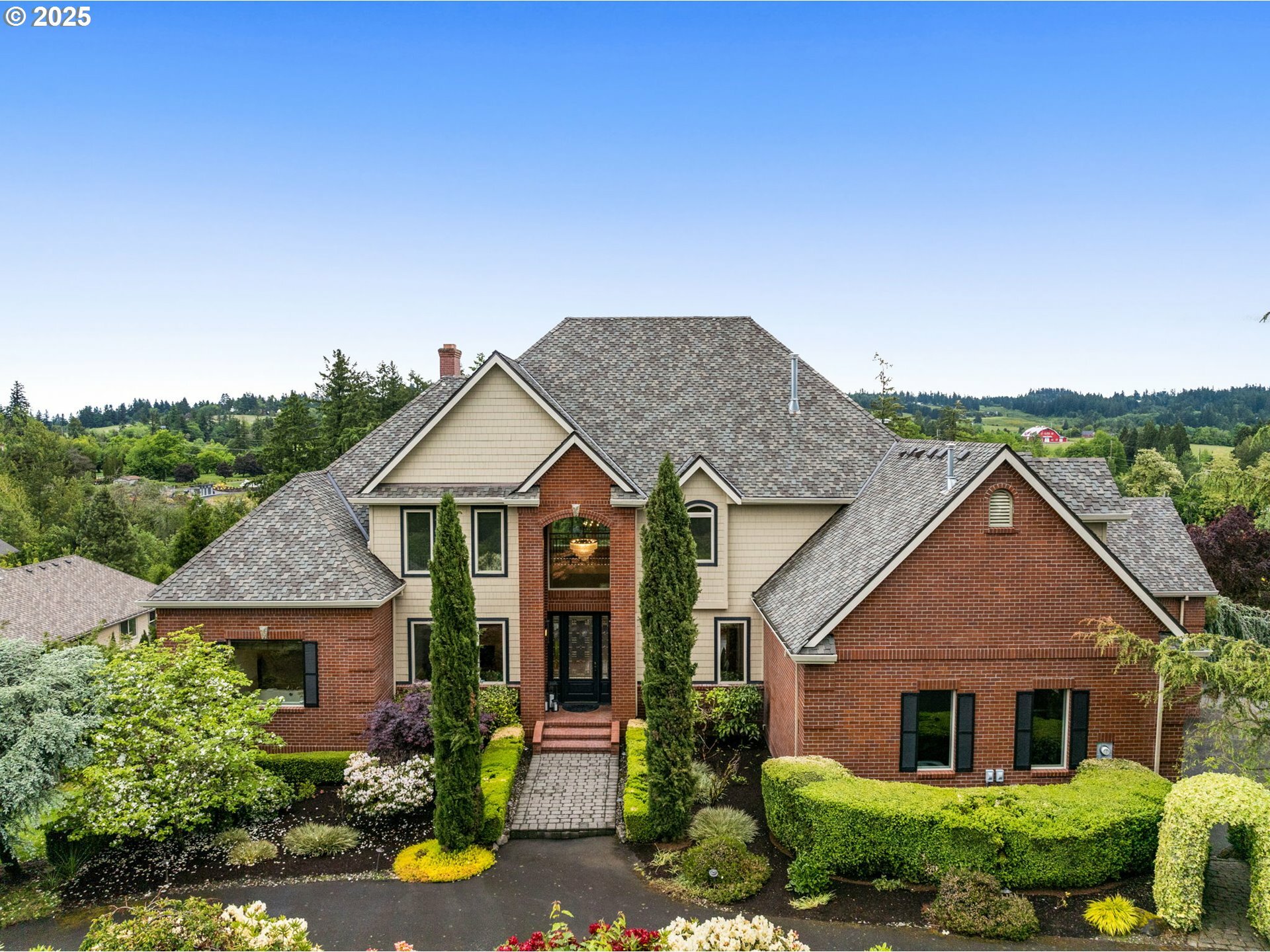 Property Photo: 1799 Atherton Dr OR 97034