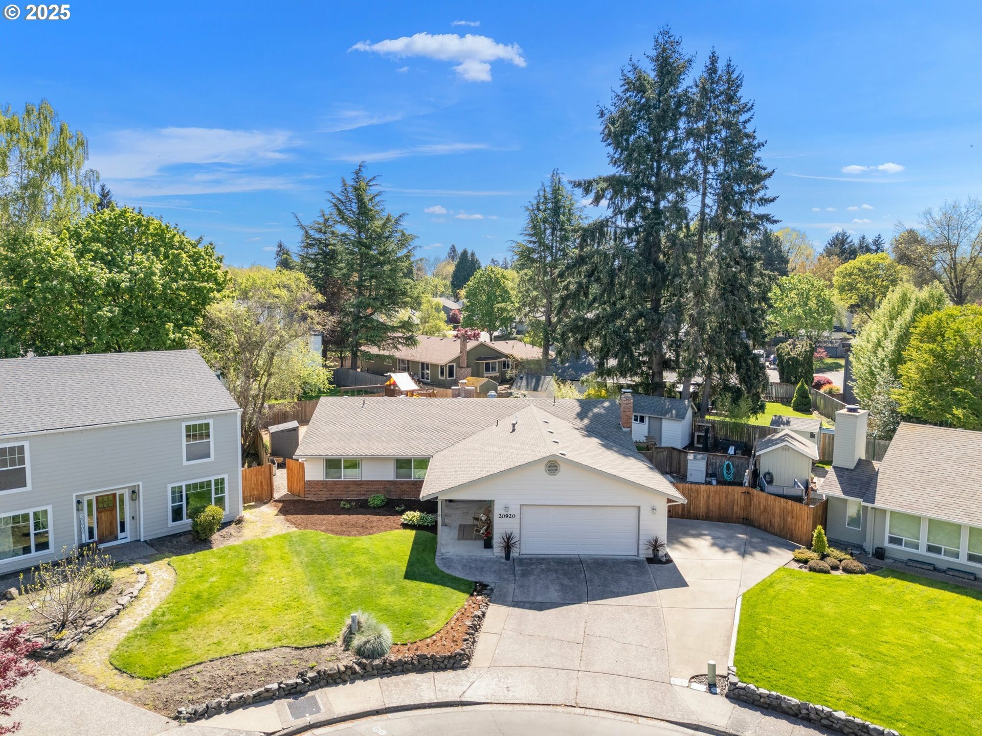 Property Photo: 20920 NW Nolana Ct OR 97229
