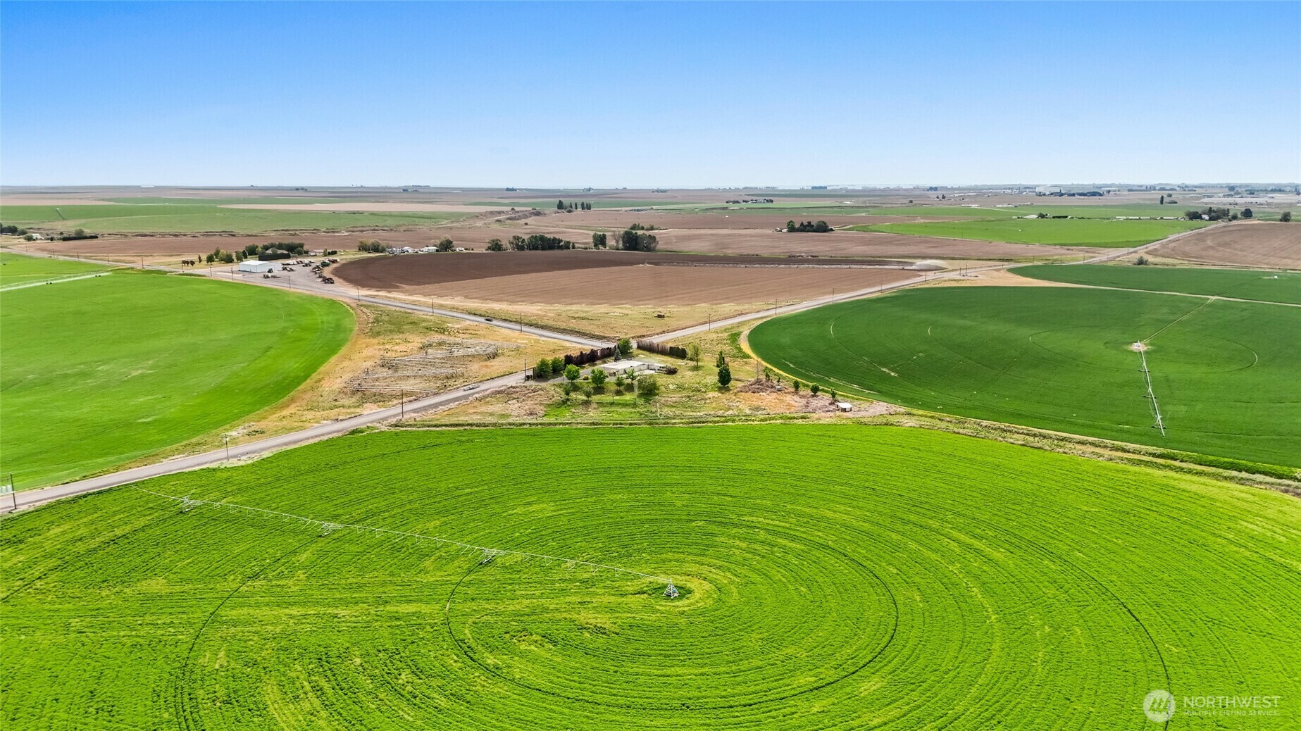 Property Photo: 6052 N Road NE WA 98837