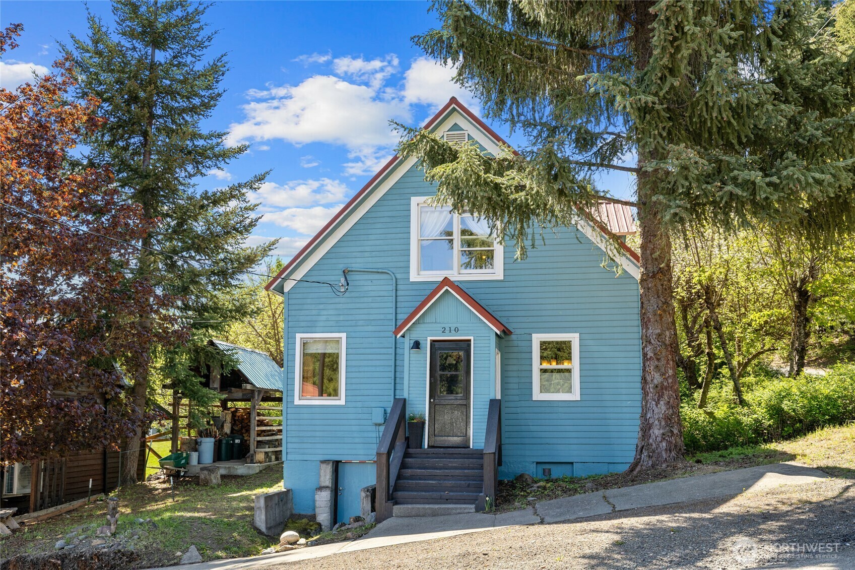Property Photo: 210 W Dakota Avenue WA 98941