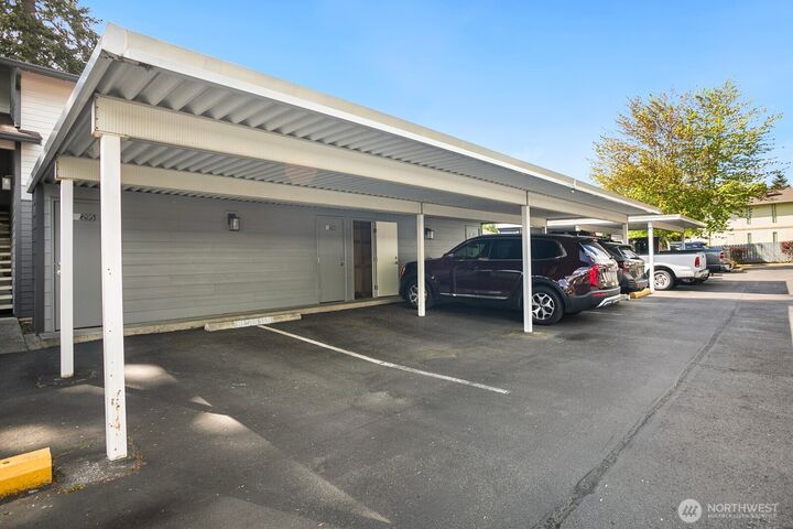 Property Photo: 25735 115th Avenue SE J103 WA 98030