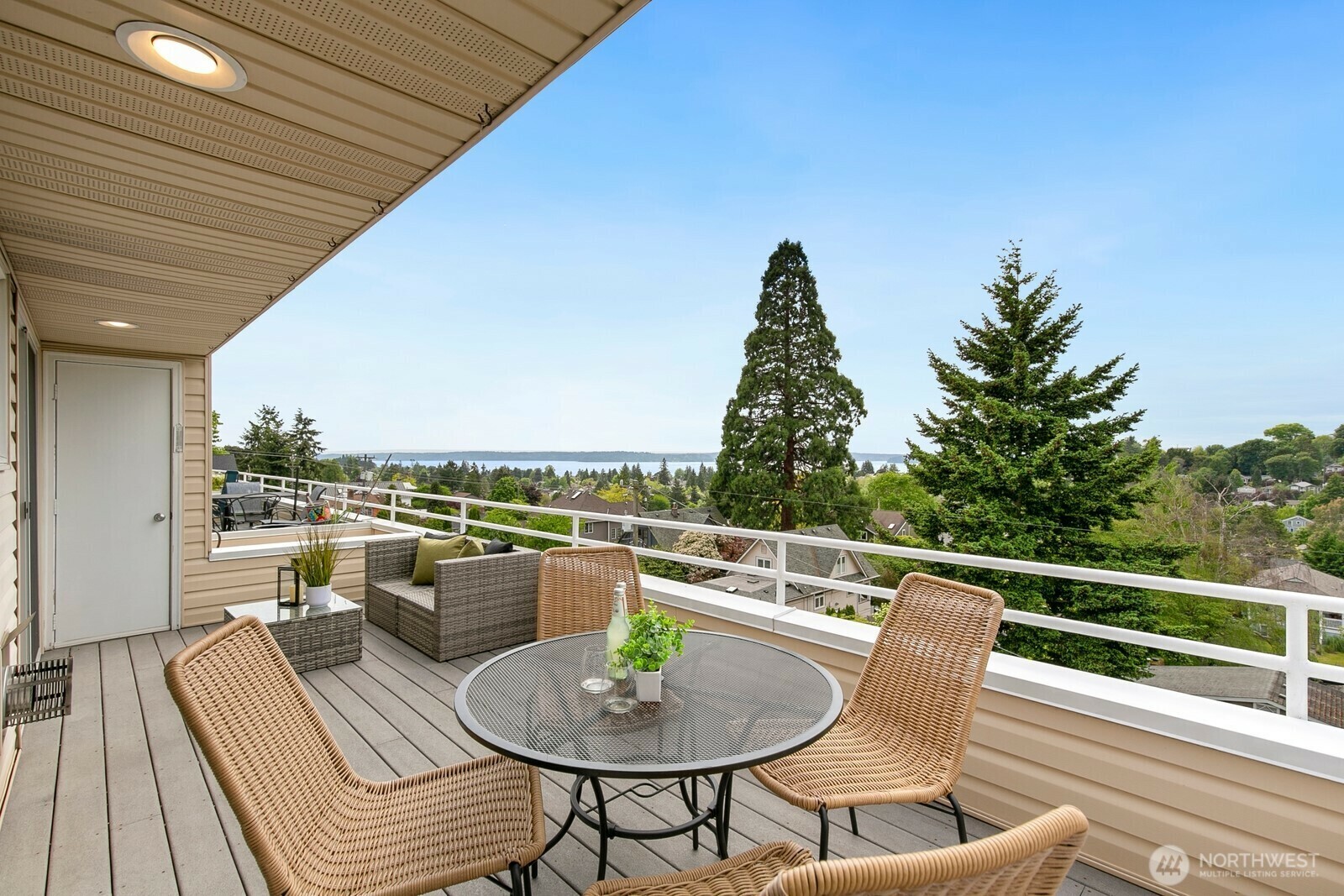 4527  45th Avenue SW 401 N  Seattle WA 98116 photo