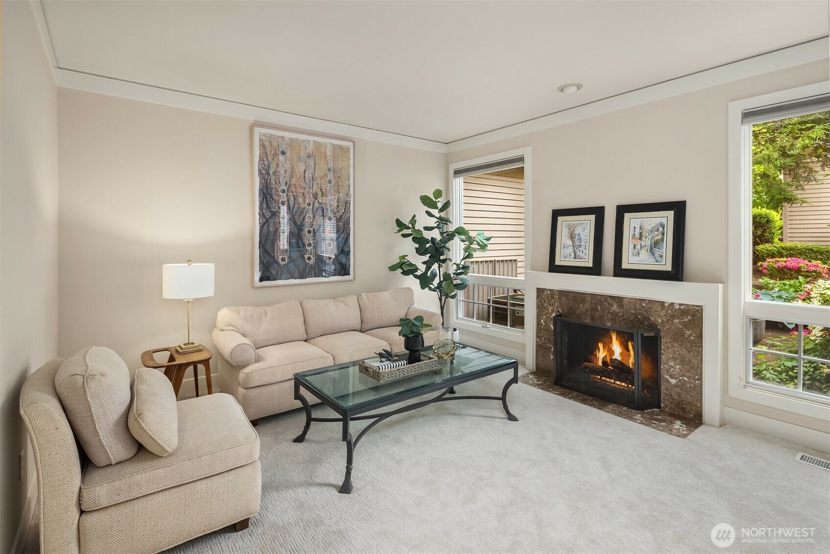 Property Photo: 1732 Bellevue Way NE WA 98004