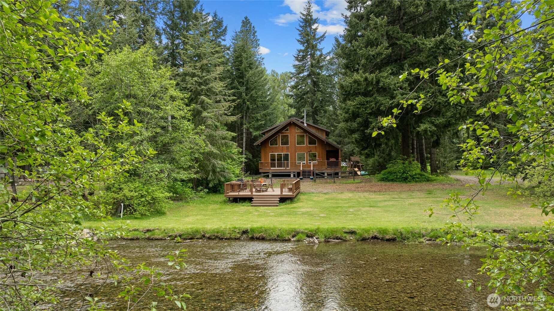 Property Photo: 591 Sun Island Drive WA 98925