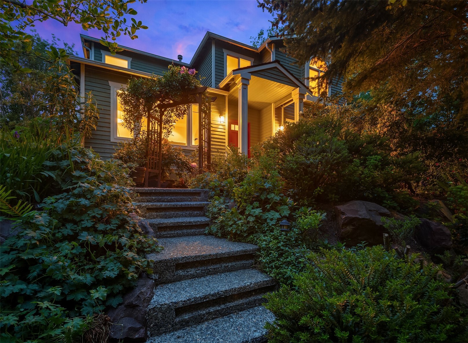 Property Photo: 6237 39th Avenue NE WA 98115