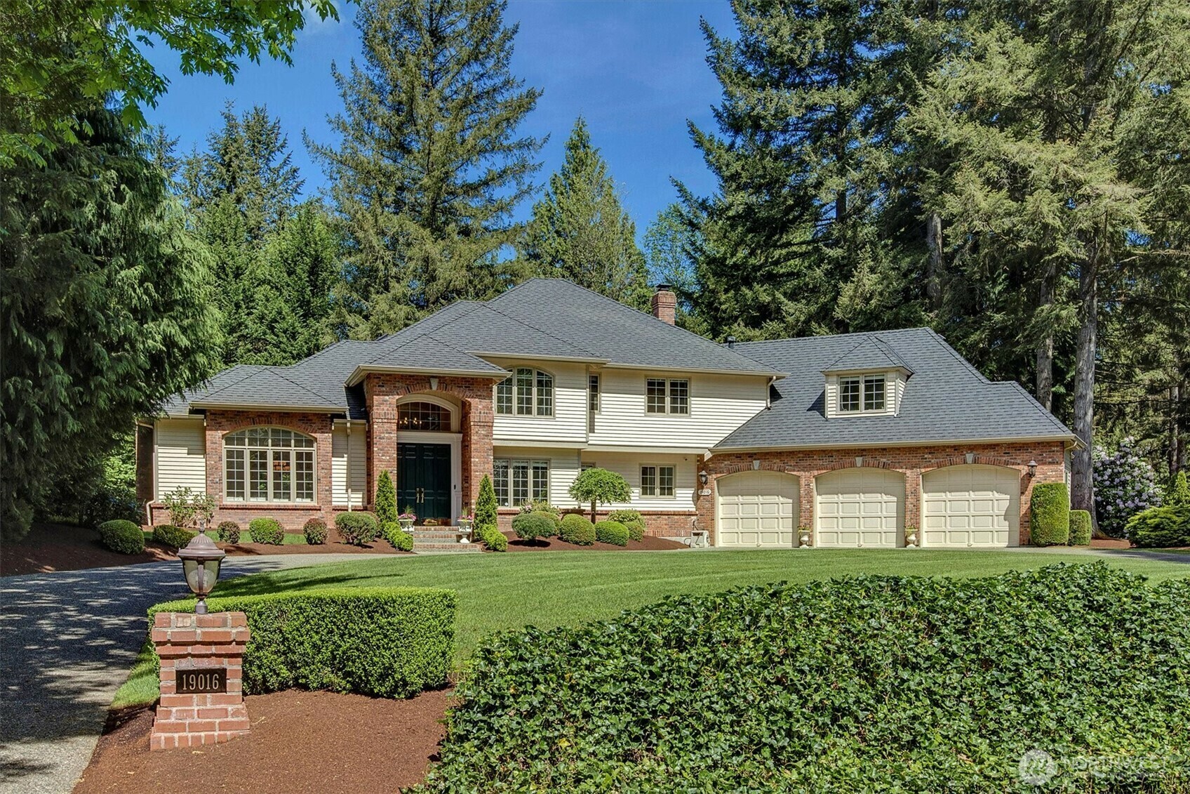 Property Photo: 19016 NE 127th Street WA 98052