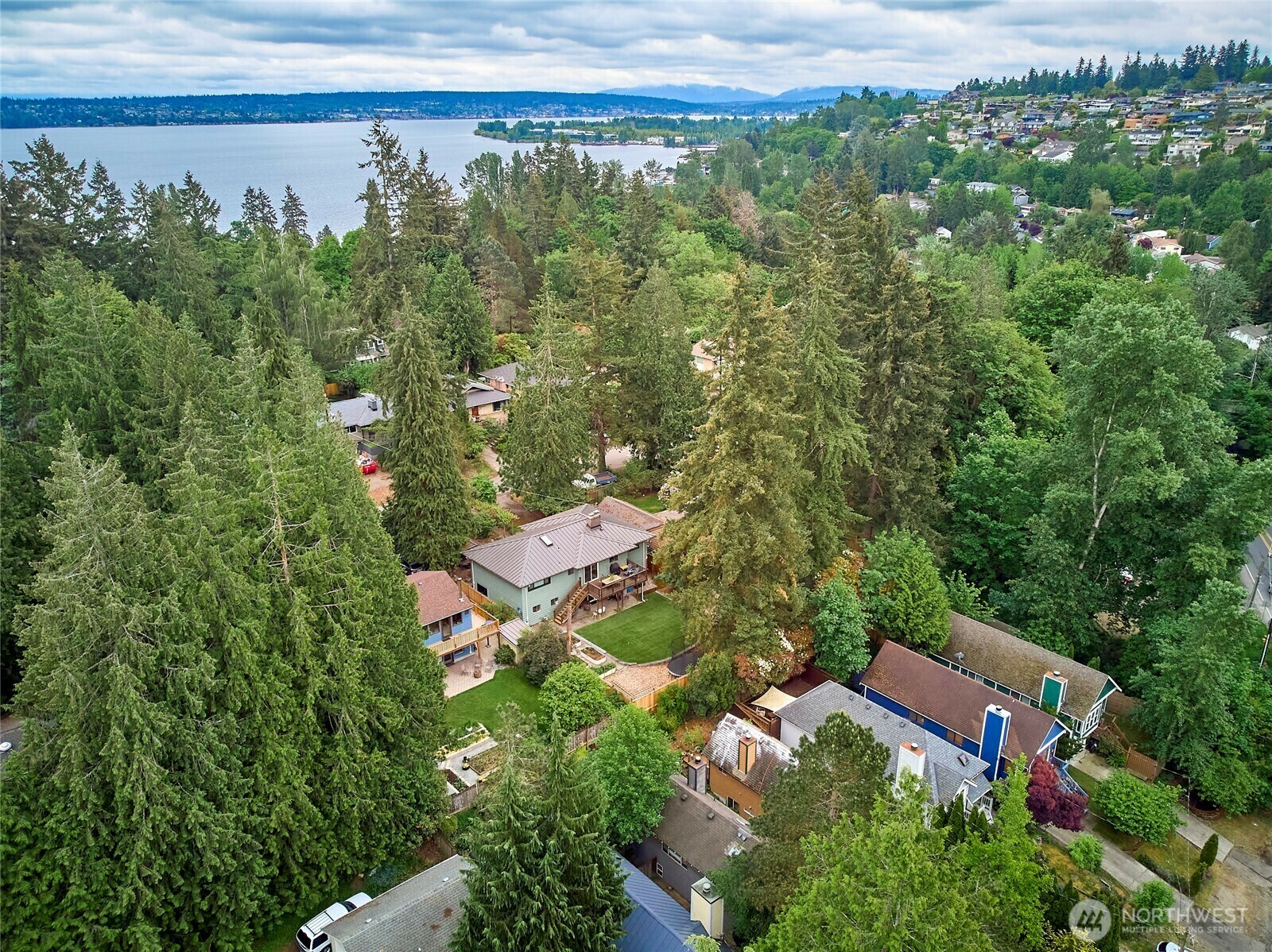 9514  Sand Point Way NE  Seattle WA 98115 photo