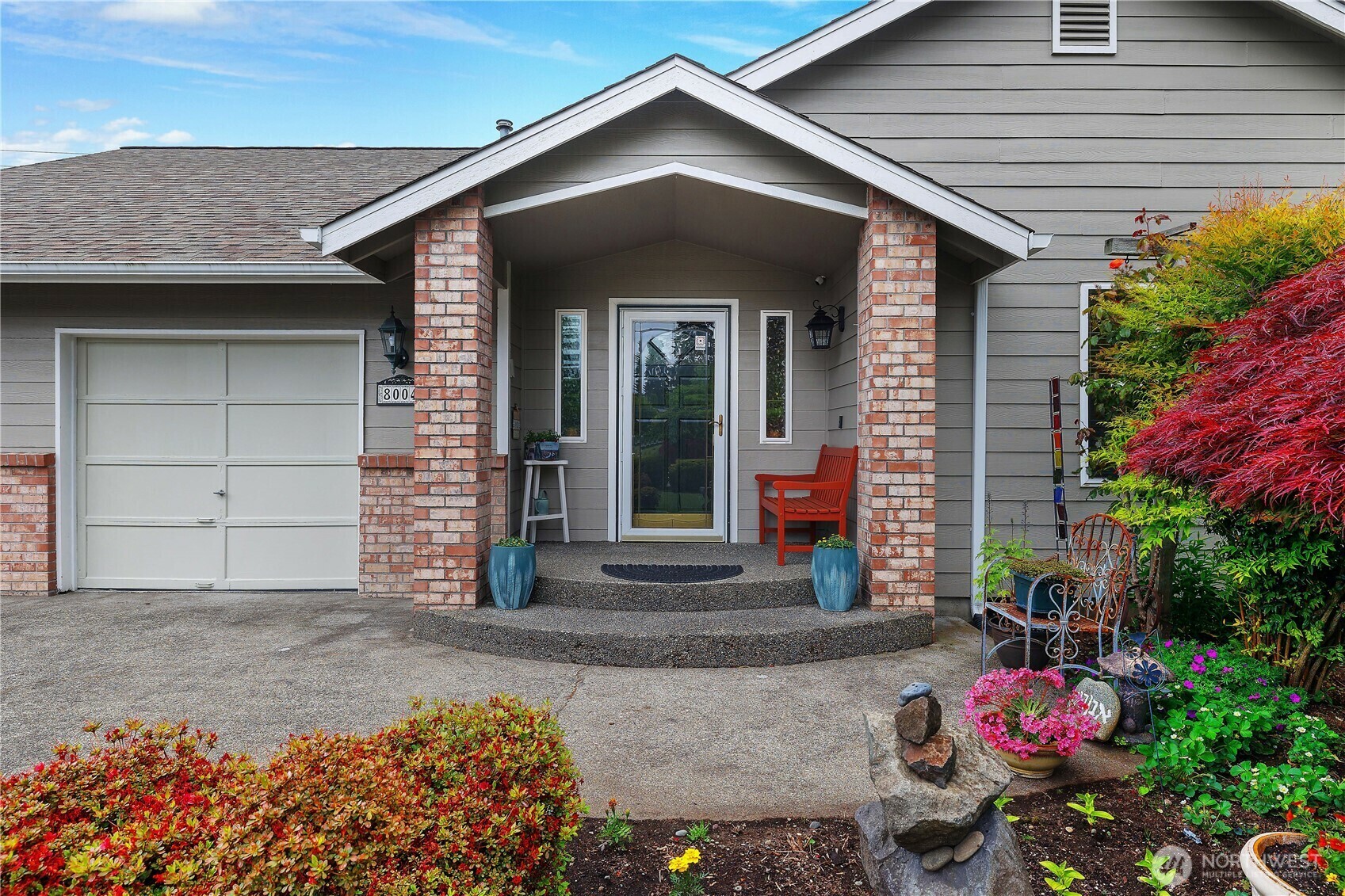 Property Photo: 8004 Mountain Aire Court SE WA 98503