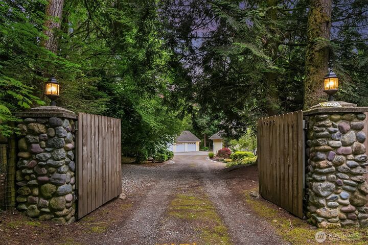 Property Photo: 19603 238th Avenue NE WA 98077