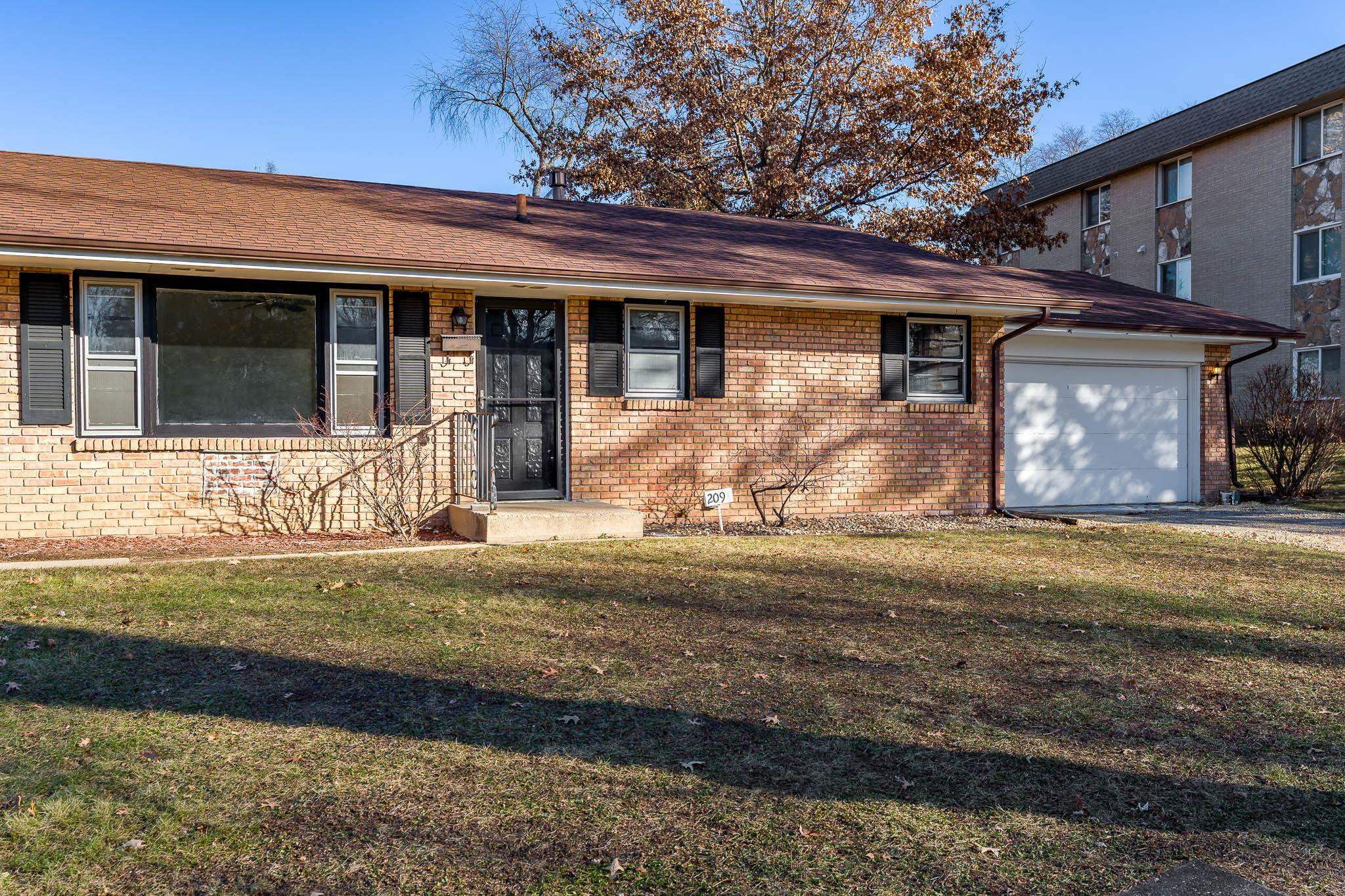 Property Photo:  209 Flintridge Drive  IL 61107 