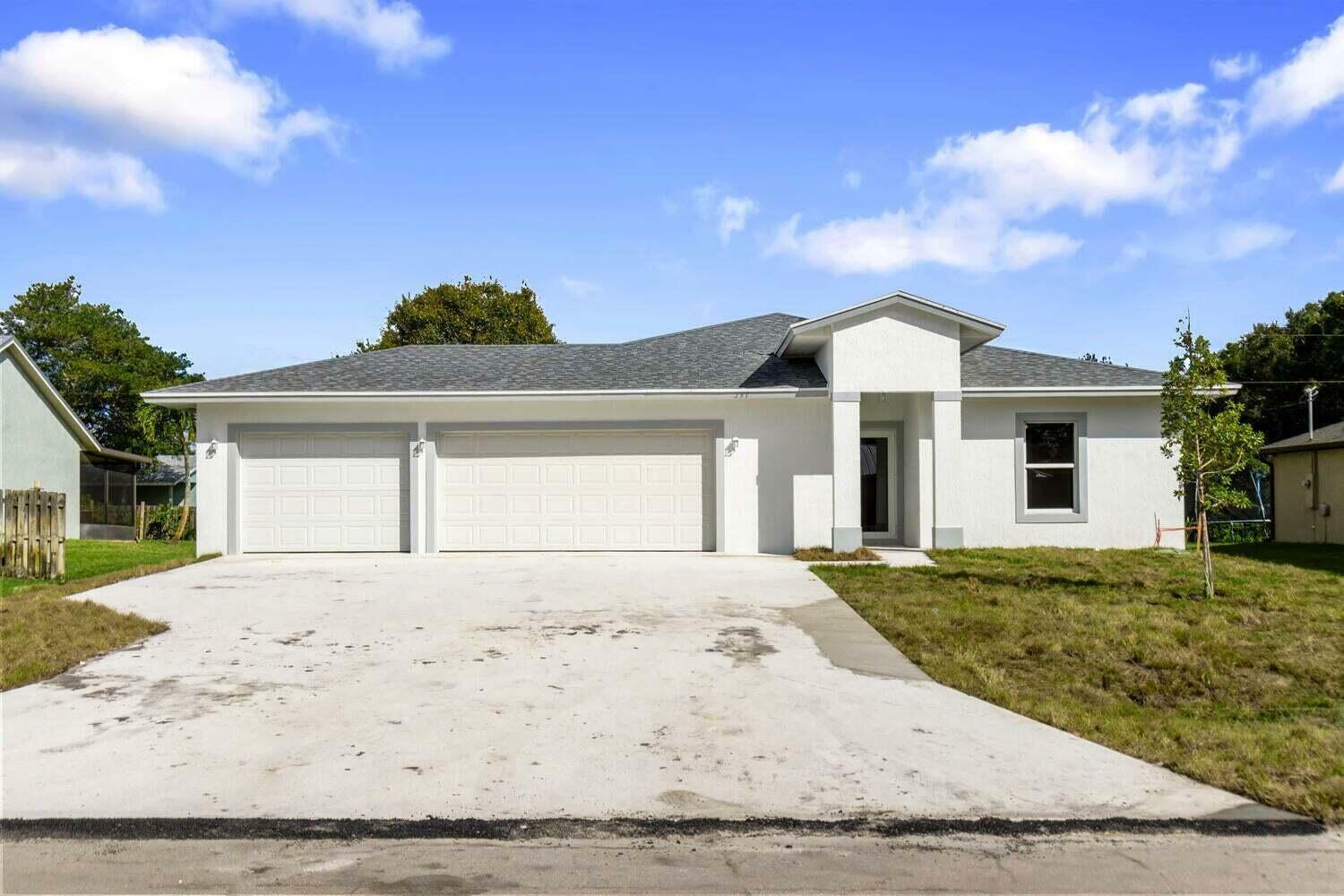 Property Photo: 231 SW Moselle Avenue FL 34984