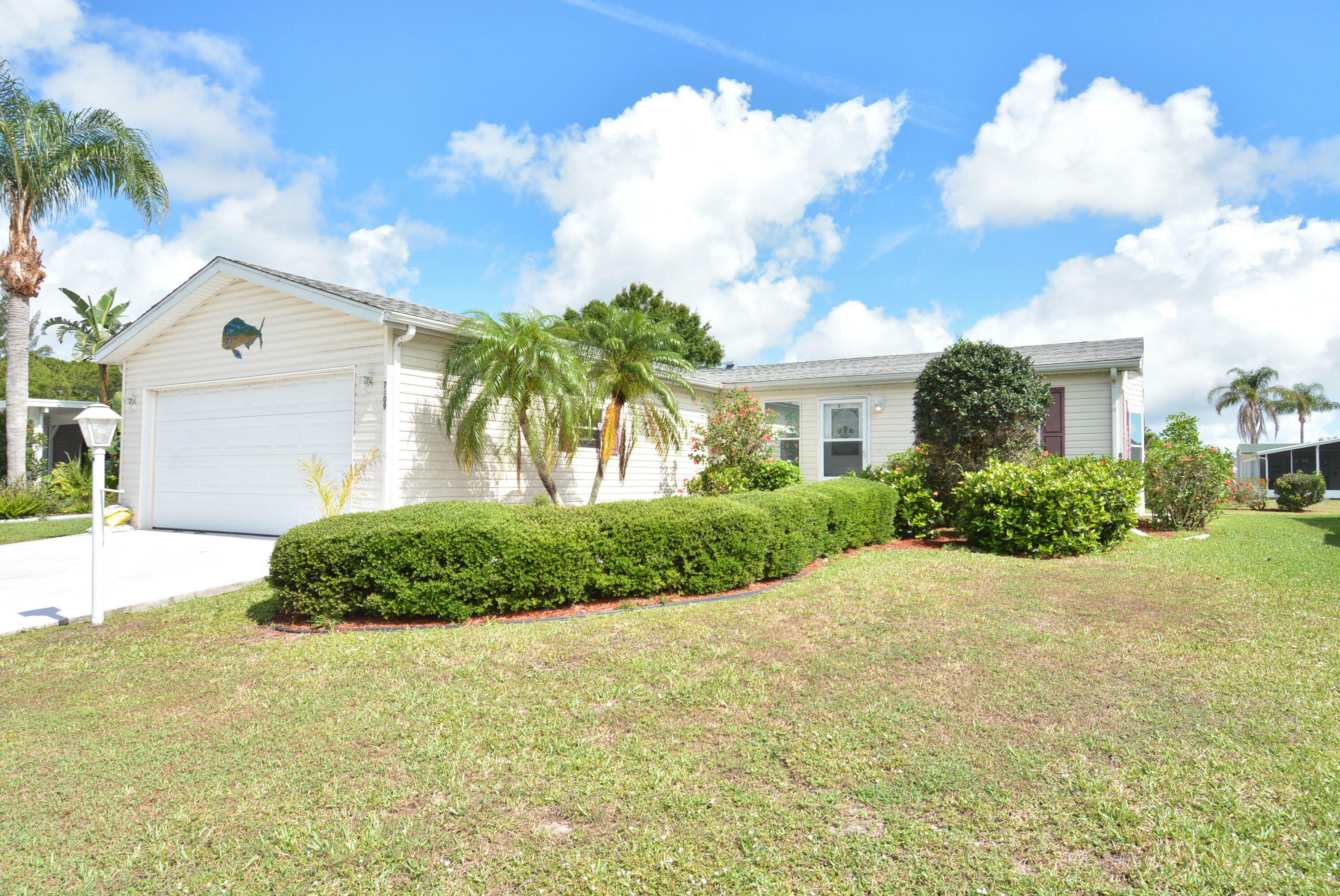 Property Photo: 7809 Horned Lark Circle FL 34952
