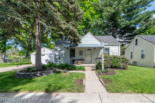 27642 Brettonwoods Street  Madison Heights MI 48071 photo