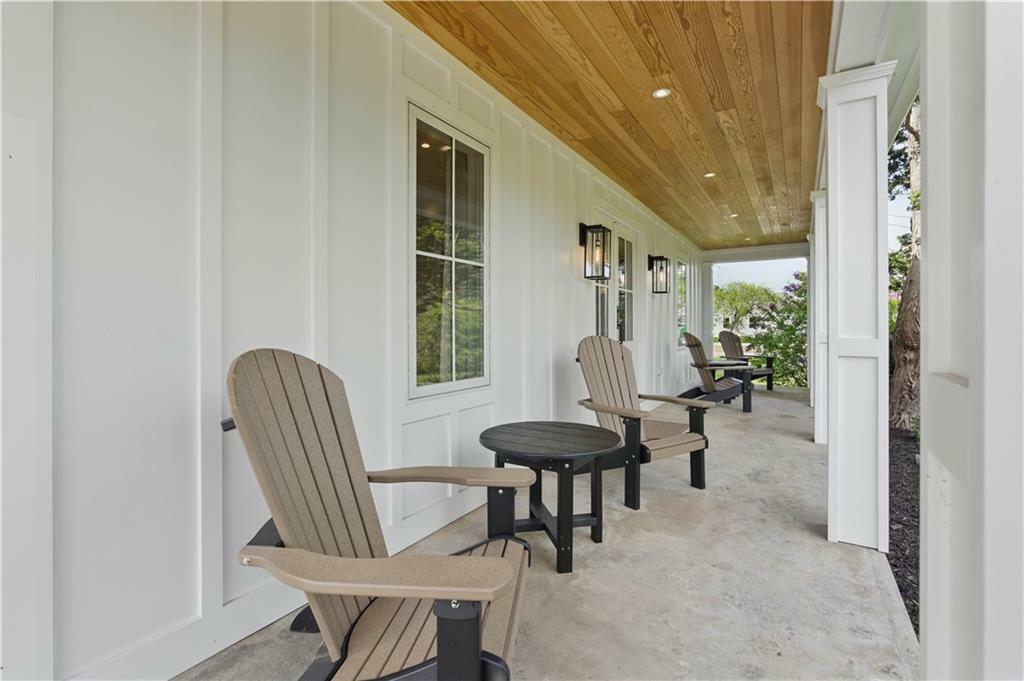Property Photo: 2040 East Main Road RI 02871