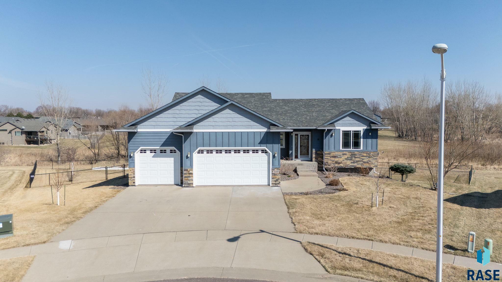 Property Photo: 4200 W Mindy Cir SD 57108