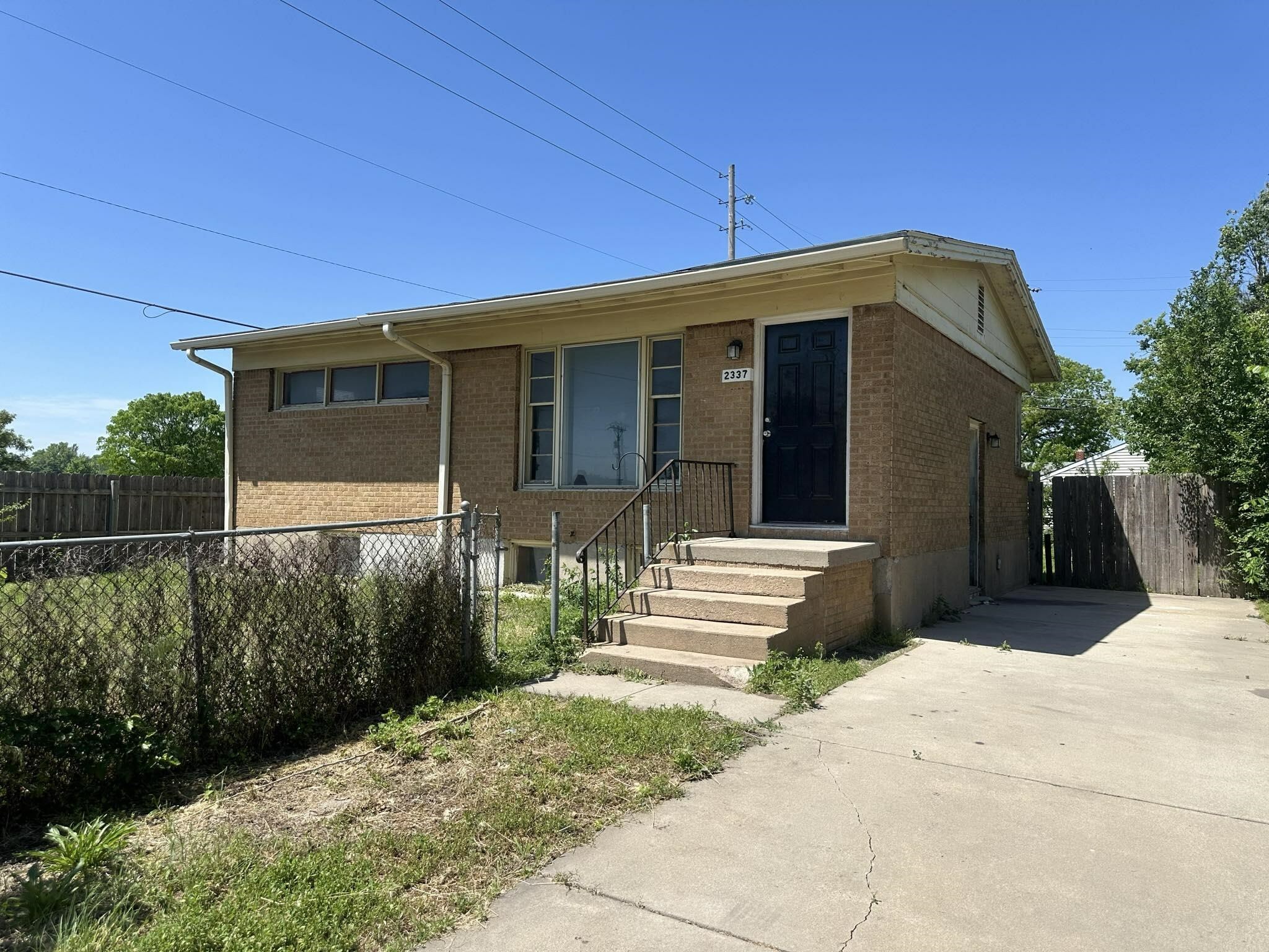 Property Photo: 2337 S Glenn Ave KS 67213