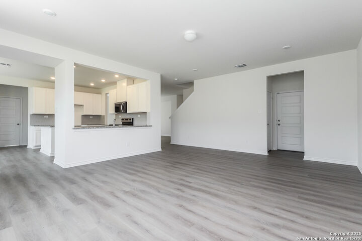 Property Photo:  15504 Electra Cir  TX 78245 