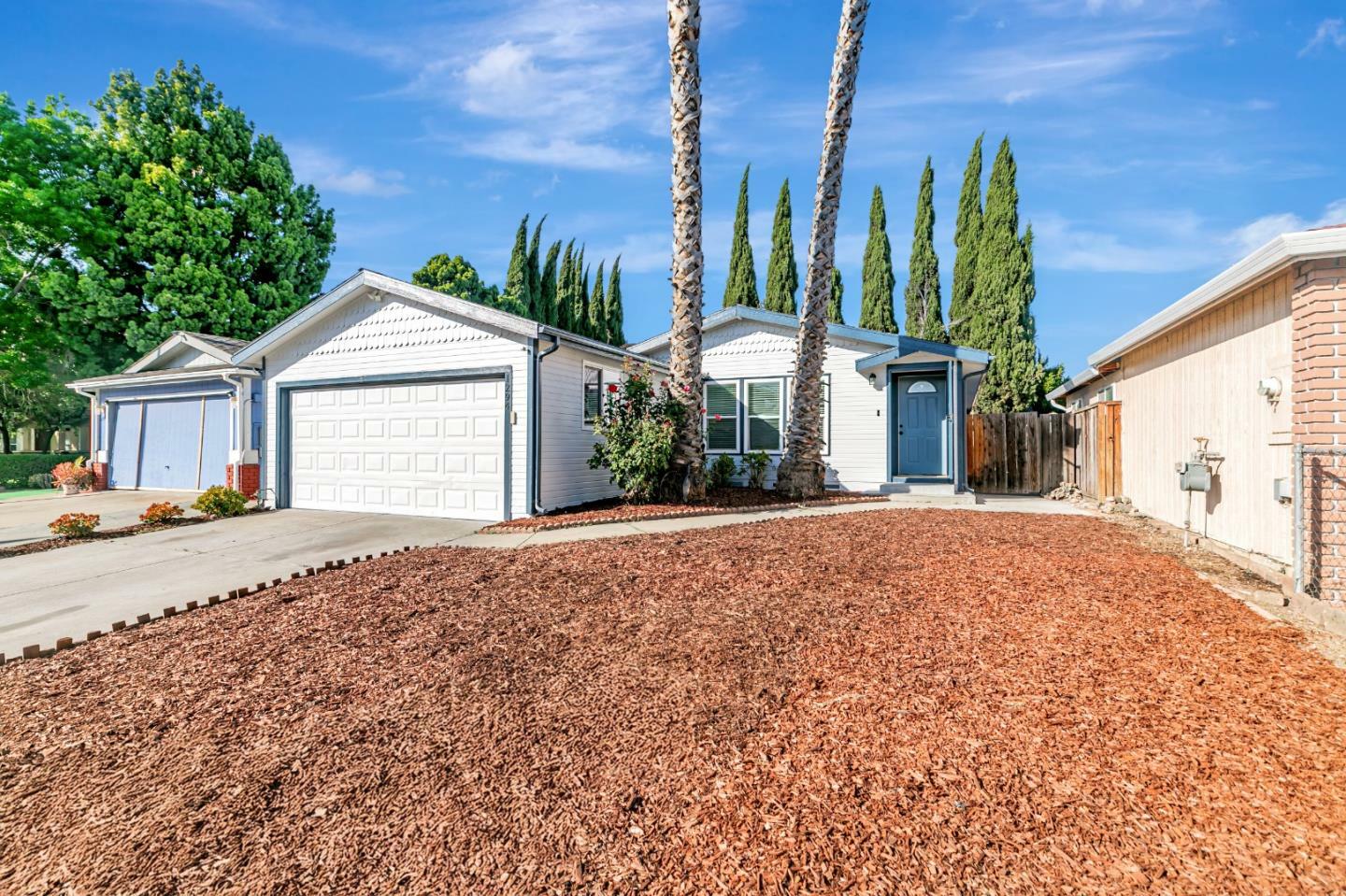 Property Photo: 1294 Clemence Avenue CA 95122