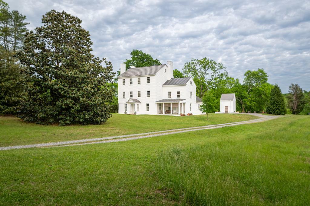 Property Photo: 3276 Buckingham Springs Road VA 23936