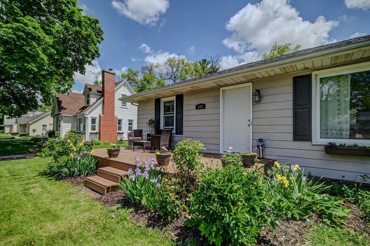 Property Photo:  115 North Franklin Street  WI 53593 