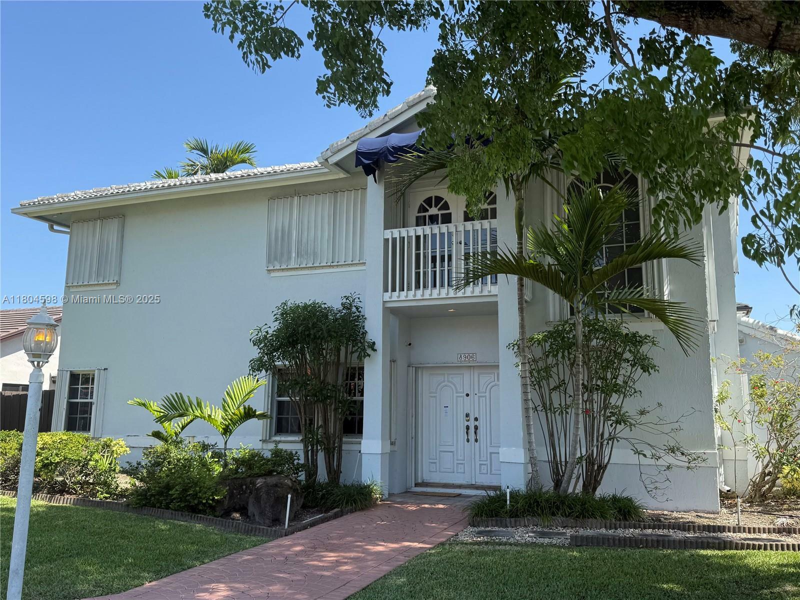 8906 SW 69th St  Miami FL 33173 photo