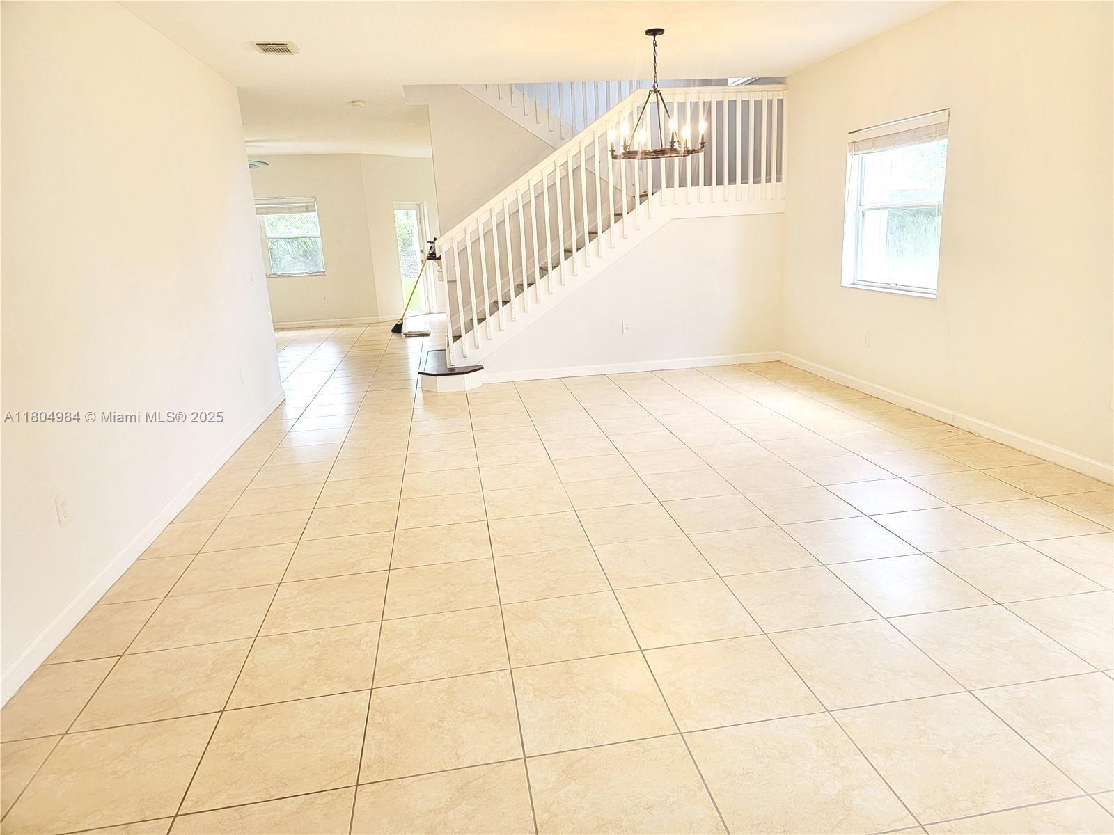 Property Photo: 285 NE 32nd Ter FL 33033
