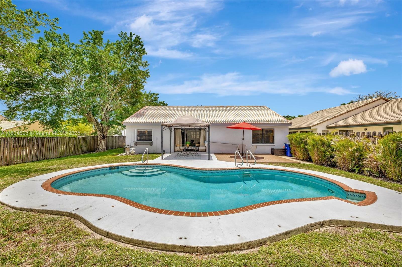 Property Photo: 11955 Brim Way FL 33026