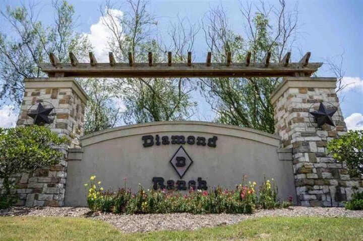 3060 S Pine Island Levee Rd.  Beaumont TX 77713 photo