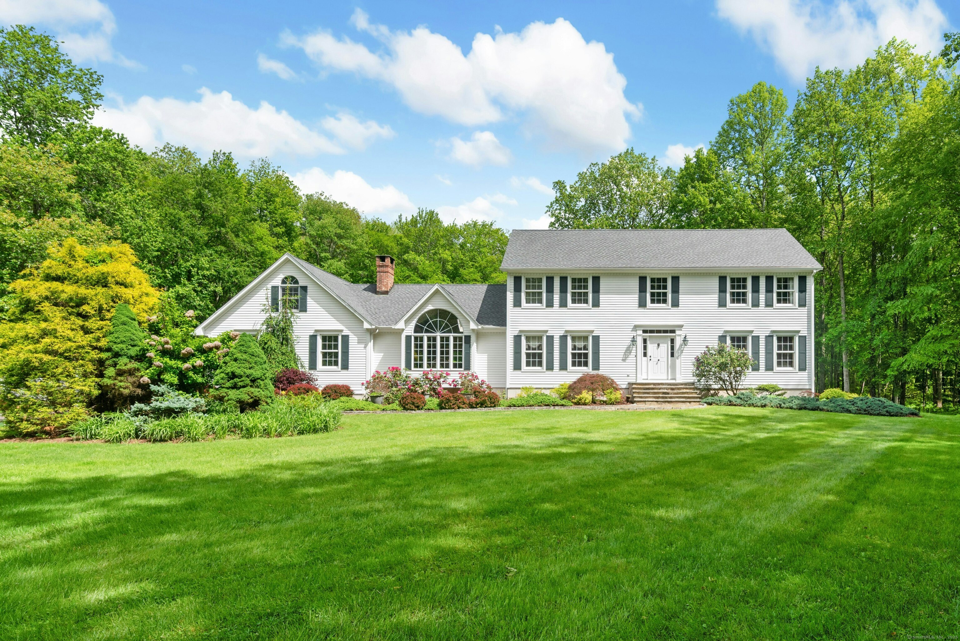 Property Photo: 6 Galilee Way CT 06470
