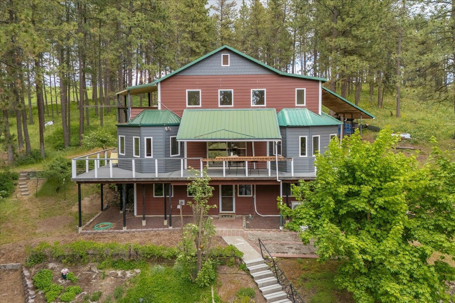 Property Photo: 5217 E Stoughton Rd WA 99036