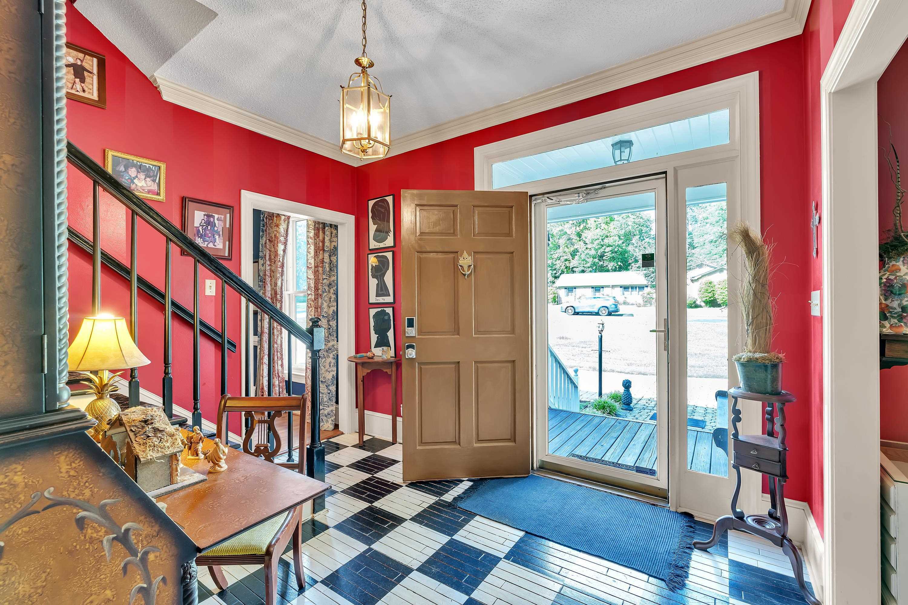 Property Photo: 202 Fernbrook Circle SC 29307