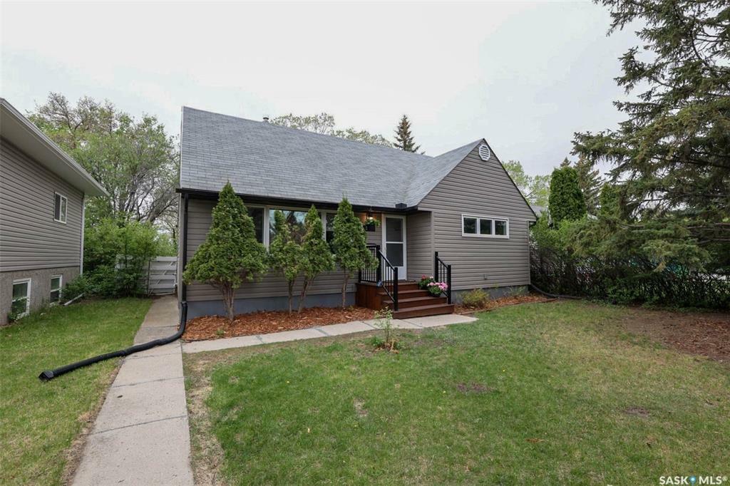 Photo de la propriété: 2526 Edward Street SK S4S 0M8