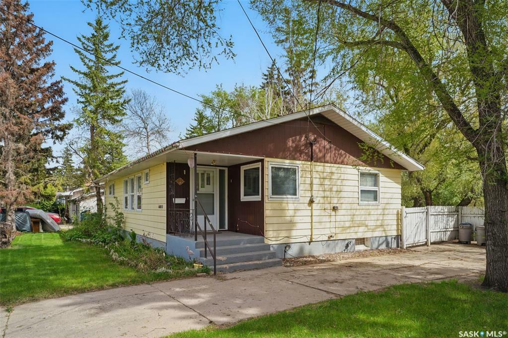 Property Photo:  6011 5th Street W  SK S0K 2H0 
