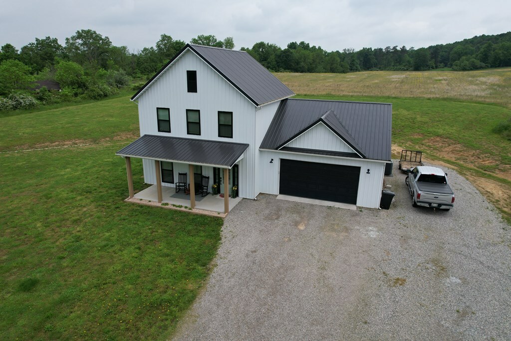 Property Photo: 967 Bobo Road OH 45613