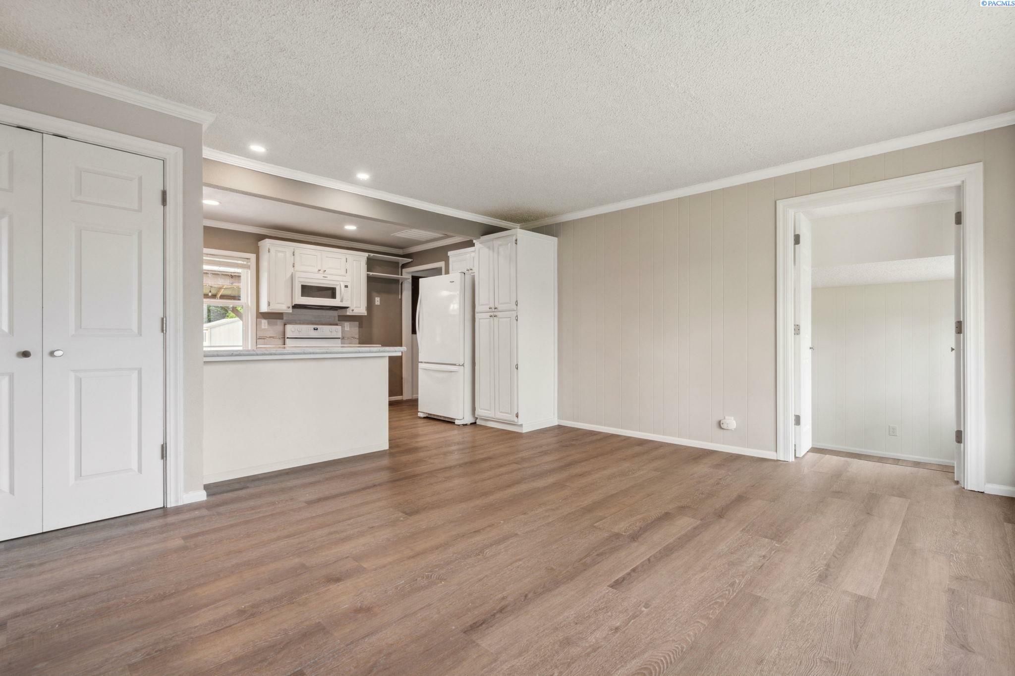 Property Photo: 1918 W 3rd Ave WA 99336-3242