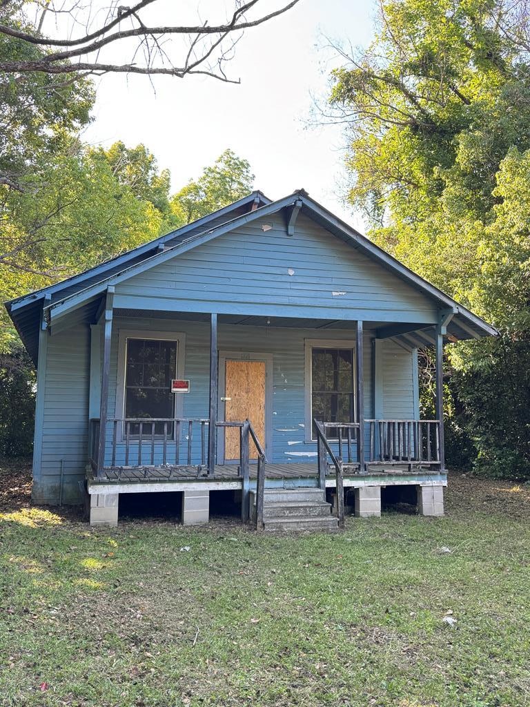 Property Photo:  622 Lester St  GA 31792 